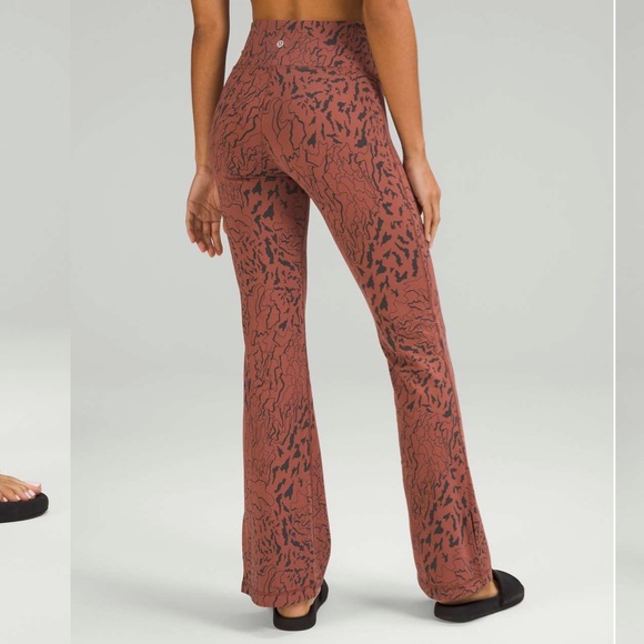 Lululemon Groove Super-High-Rise Split-Hem Flare Pant *Nulu - Picture 3 of 8